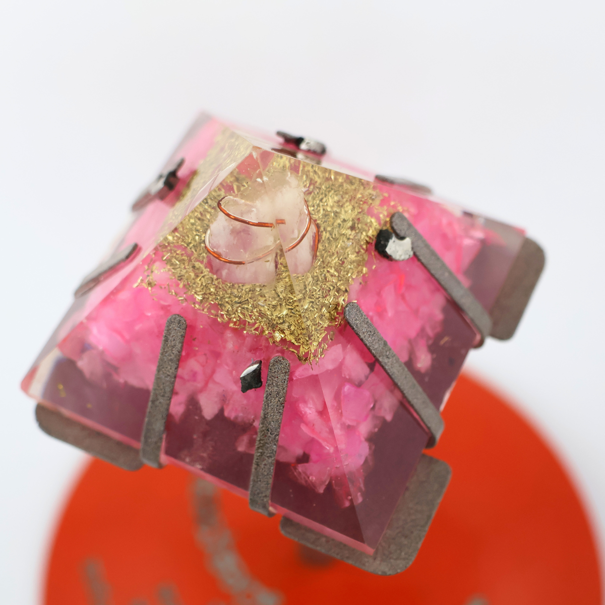 rose-quartz-orgonite-pyramid